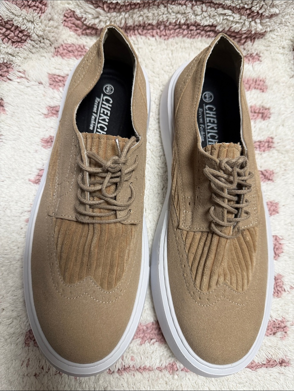 Men’s Tan Suede Casual Lace-Up Shoes